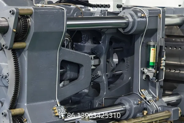 Servo three-plate injection molding machine - 图片 2