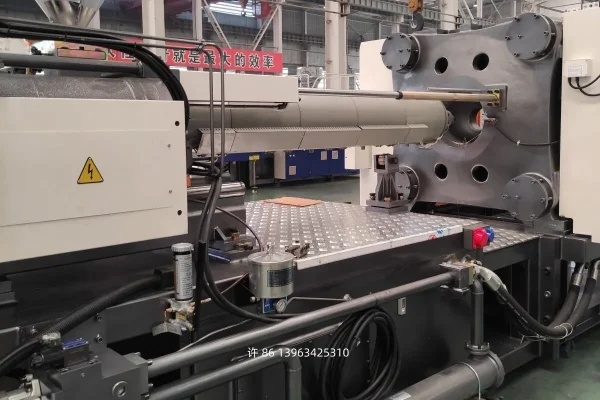 Oil-electric hybrid injection molding machine - 图片 3